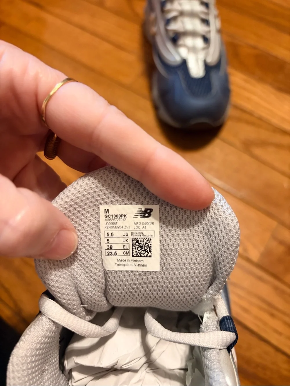New Balance 1000 Kids Navy and Silver Running Sneakers